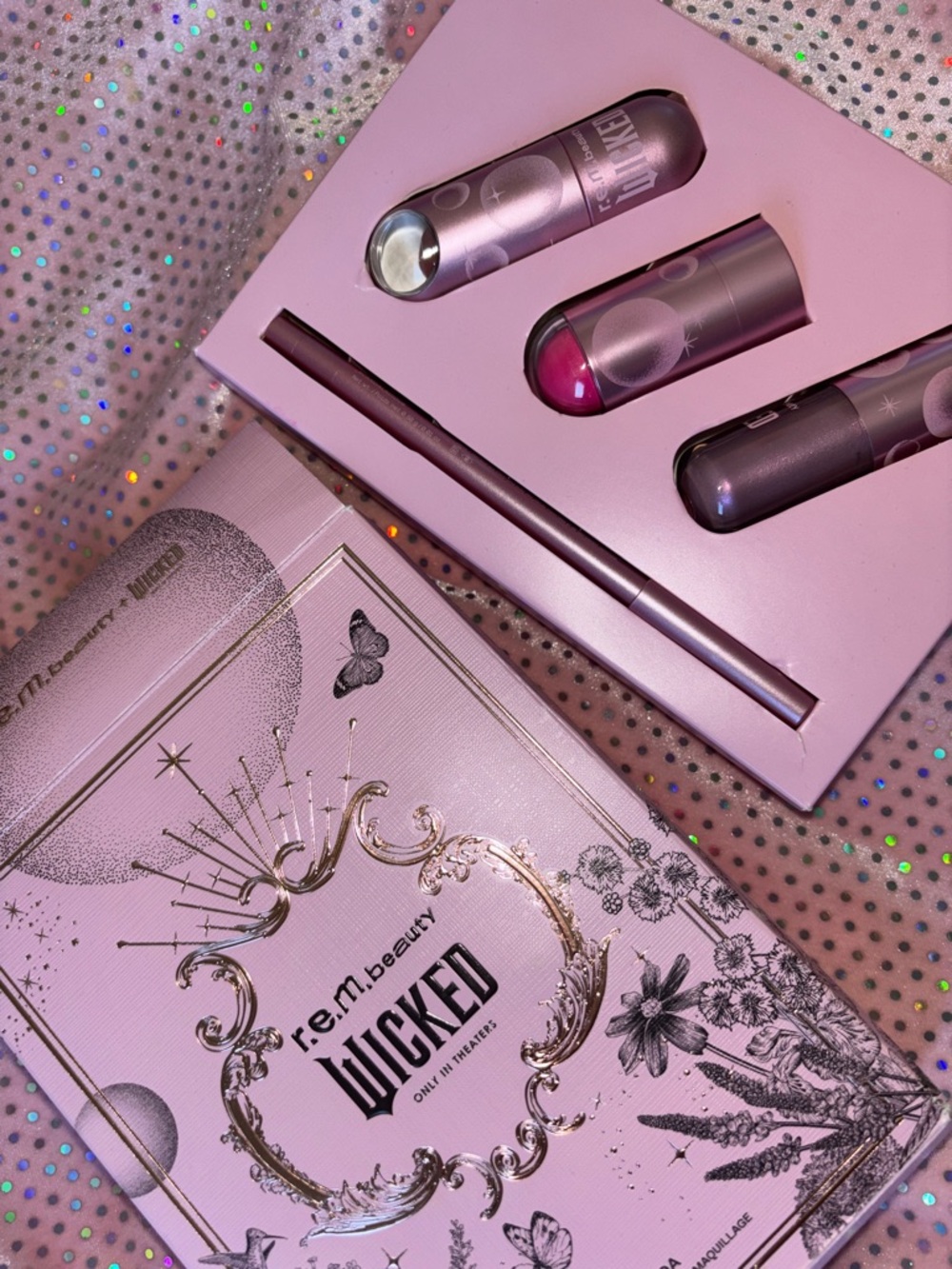 r.e.m. beauty Wicked Eyeshadow Trio - Pink Shades